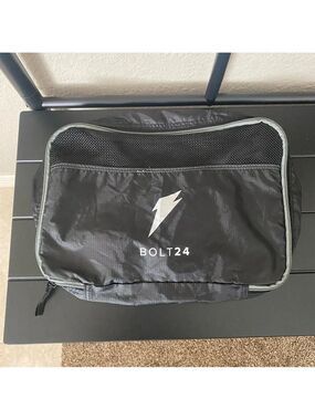 Gatorade Bolt 24 Mesh Nylon Gym Tolietry Travel Bag.